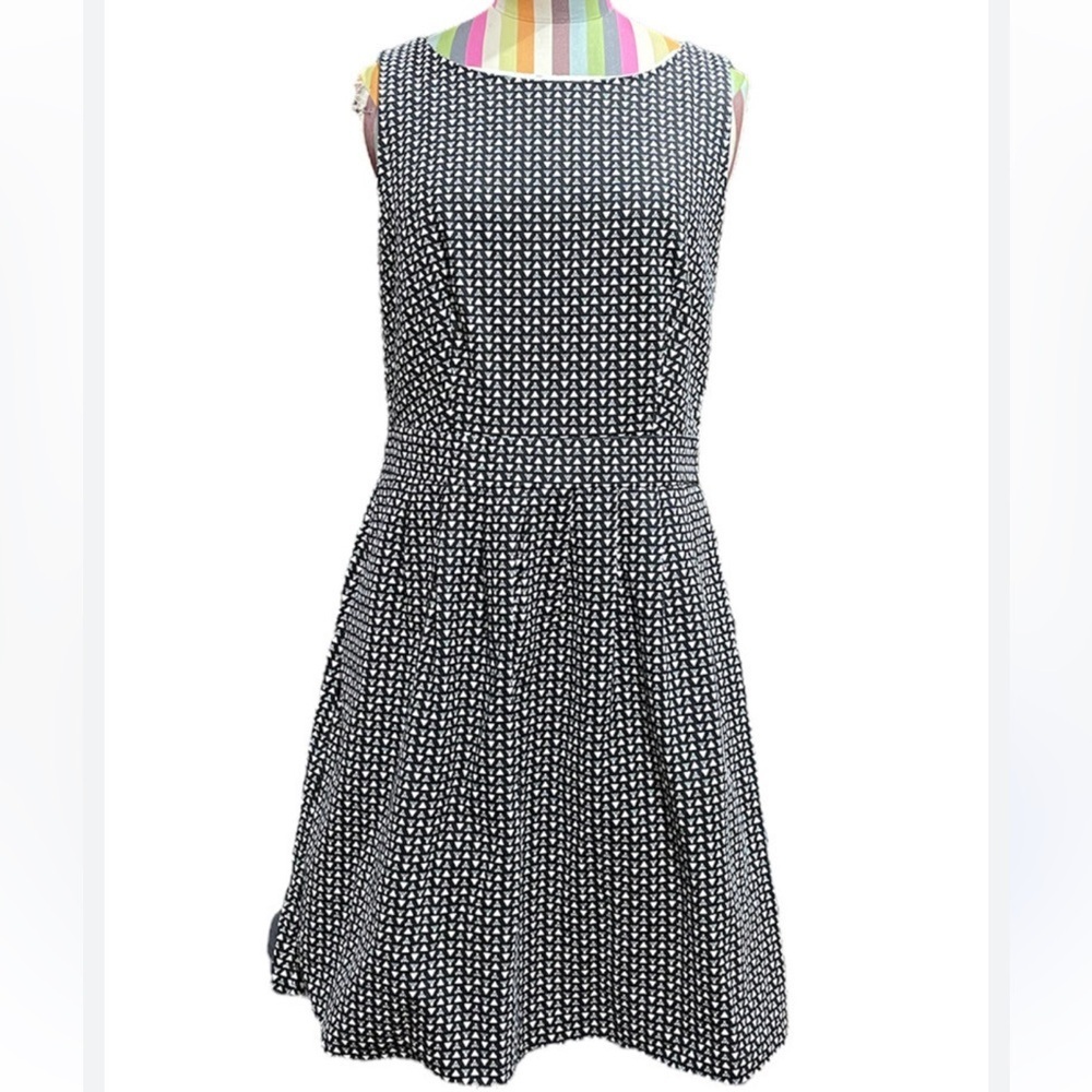 Elegant Black and White Patterned Dress